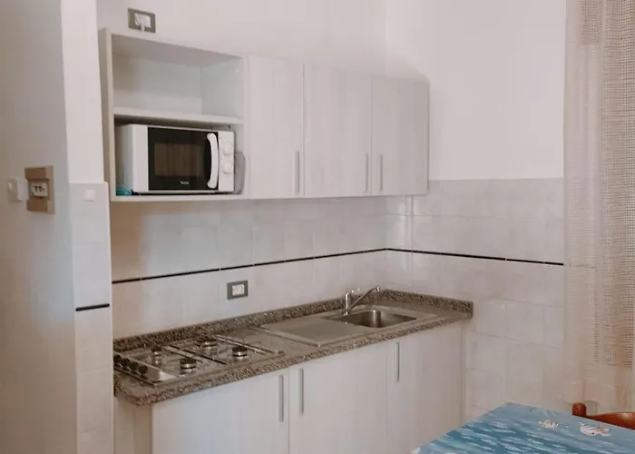 Refurbished One Bedroom Flat With Communal Garden